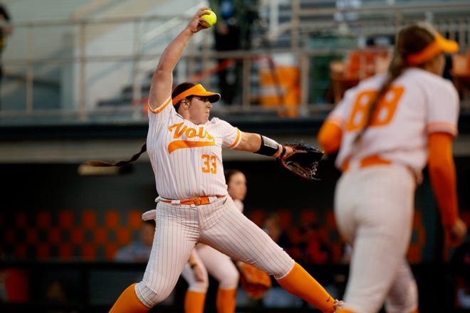Payton Gottshall throws a pitch during the game between the Belmont Bruins and the Tennessee Lady Volunteers at Sherri Parker Lee Stadium on March 05, 2023.