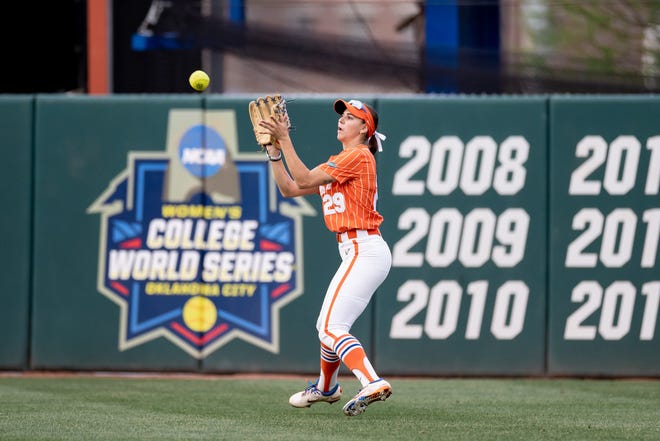 Florida Gators outfielder Katie Kistler (29) makes a catch during the game against the Auburn Tigers at Katie Seashole Pressly Stadium at the University of Florida in Gainesville, FL on Thursday, April 6, 2023. [Matt Pendleton/Gainesville Sun]